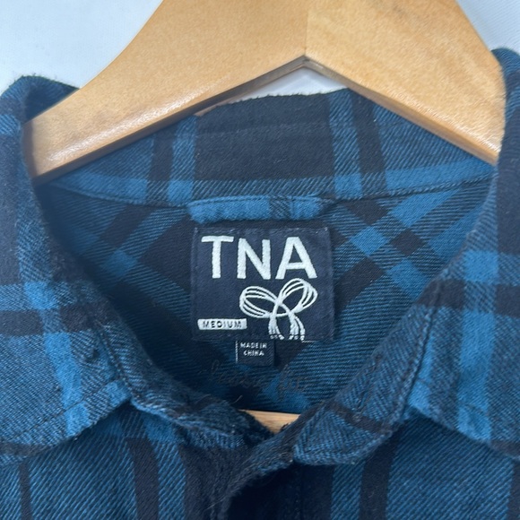 Aritzia - TNA Plaid Button Down Shirt Womens Size M Green and Black - Picture 3 of 6